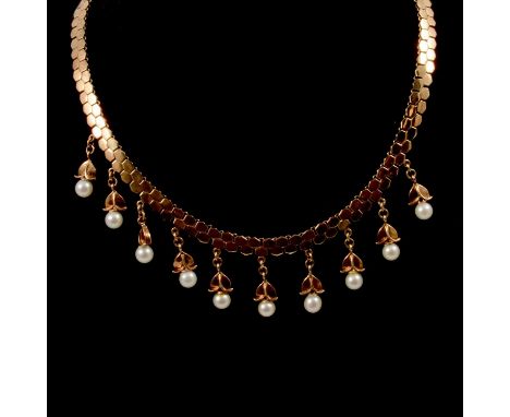 A 9 carat yellow gold fringe necklace with pearl drops, 6mm wide formed from two rows of polished hexagonal plates, ten bell 
