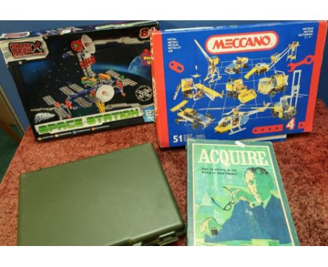 Selection of various boxed modern Meccano, vintage Acquire board game etc 