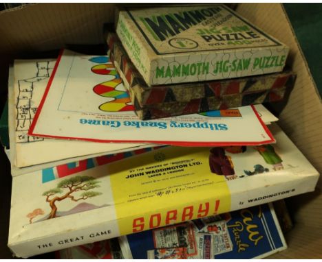 Large quantity of various vintage board games, puzzles, etc 