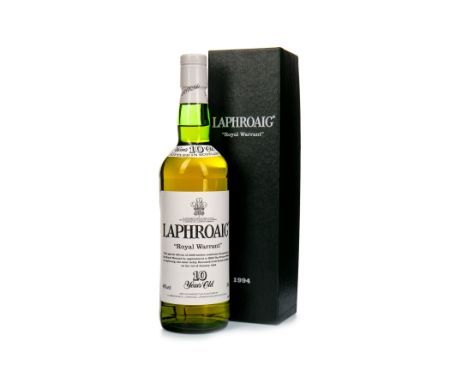 LAPHROAIG ''ROYAL WARRANT'' 10 YEARS OLD Single Malt Scotch Whisky Celebrates the granting of the Royal Warrant by HRH The Pr