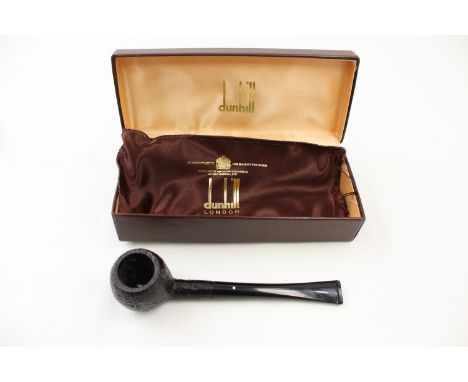 A VINTAGE DUNHILL ESTATE PIPE IN ORIGINAL BOX CIRCA 1979 WHITE DOG BARK FINISH,