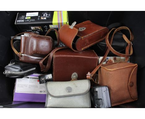 A COLLECTION OF VINTAGE CAMERAS INCLUDING SLRS, DSLRS, LENSES, DIGITAL COMPACTS, OPTICAL EQUIPMENT (QTY)