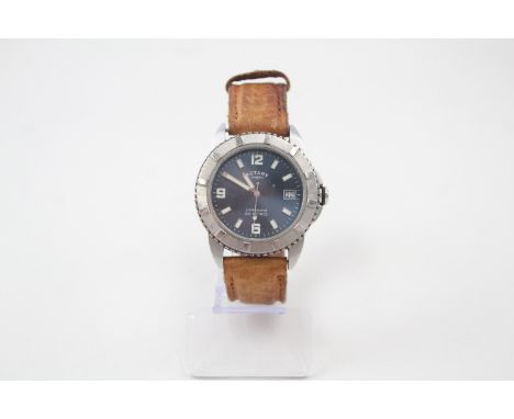 A GENTLEMAN'S ROTARY PROFESSIONAL DIVERS STYLE WATCH, QUARTZ MOVEMENT, This watch is working.