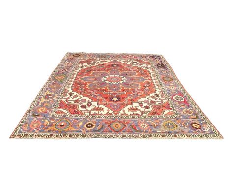 A LARGE PERSIAN DESIGN CARPET,400cm x 315cm