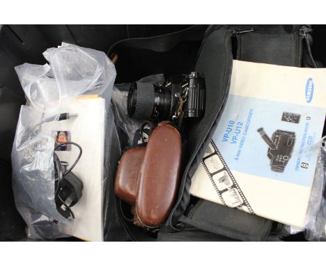 A COLLECTION OF VINTAGE CAMERAS INCLUDING SLRS, DSLRS, LENSES, DIGITAL COMPACTS, OPTICAL EQUIPMENT (QTY)