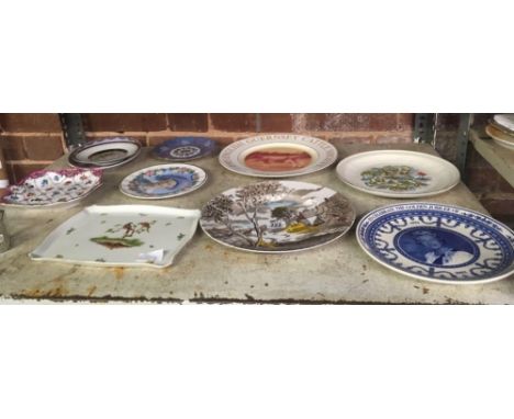 SHELF OF VARIOUS PLATES INCL; THE ENGLISH GUERNSEY CATTLE SOCIETY 1884 - 1984