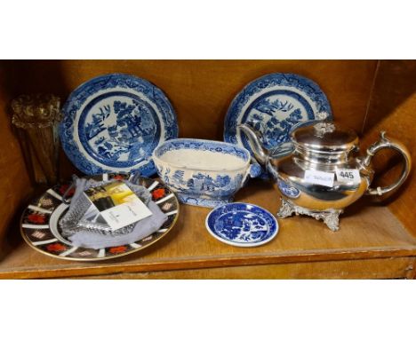 SHELF OF BLUE &amp; WHITE CHINAWARE, PLATED TEA POT ETC