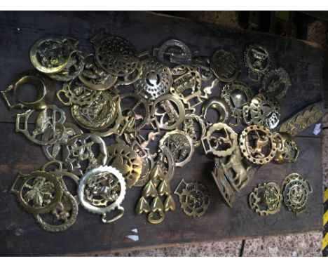 QTY OF MODERN &amp; VINTAGE HORSE BRASSES