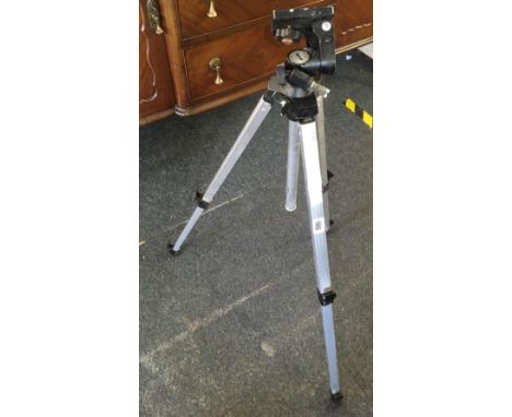 A REVUE CAMERA TRIPOD STAND