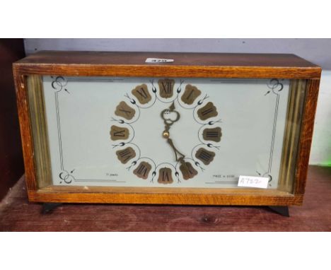 11 JEWEL MADE IN RUSSIA VEGA MANTLE CLOCK