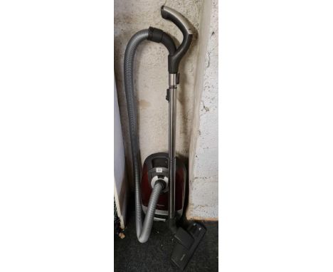 MIELE VACUUM CLEANER - MODEL S5780