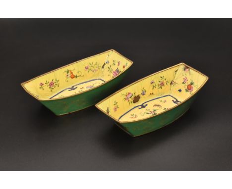 A RARE PAIR OF CHINESE ENAMEL BOAT SHAPED TRAYS, QIANLONG FOUR-CHARACTER MARKS AND OF THE PERIOD, 1736 – 1795清  《乾隆年製》款 銅胎畫琺琅