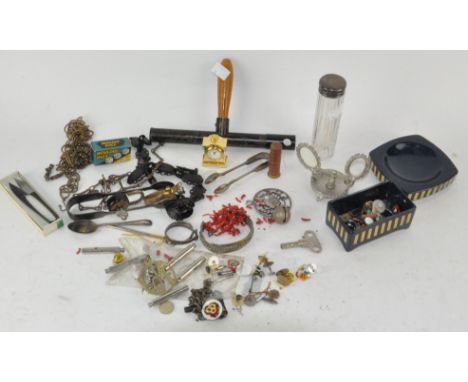 A mixture of small collectables and costume jewellery, including badges, a bangle and other items