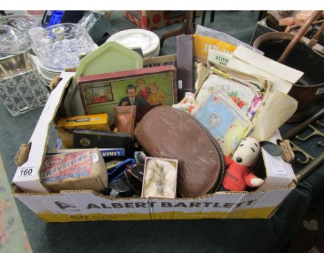 Box of collectables to include vintage games