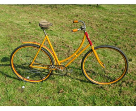 *A Stearns & Co., of Syracuse USA, a loop frame 'Model Special' ladies bicycle having a 23-inch frame,  cottered bottom brack