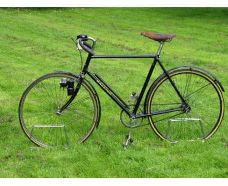 *A circa 1931 Raleigh Record. A forerunner of the Record Ace,  a lower frame model with a number of 16761, having a black ena
