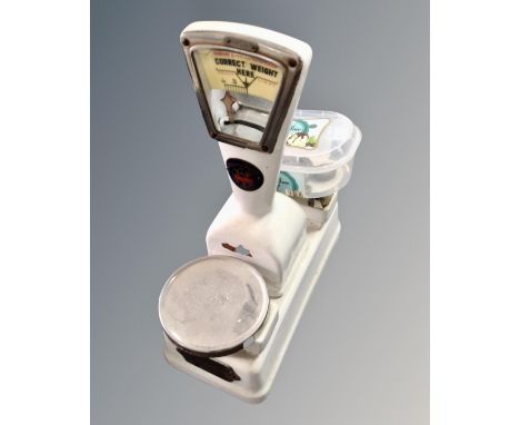 A set of Vandome &amp; Hart ltd. enamelled weighing scales.