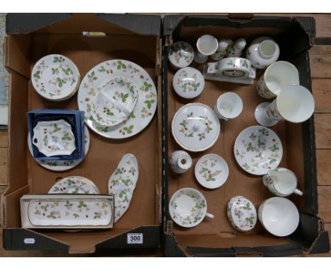 A large collection of Wedgewood Wild Strawberry items to include, bowls, plates, trinket boxes etc (2 trays)