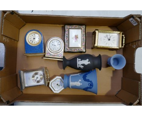 A mixed collection of items to include Wedgwood vases, Clio patterned card box, Aynsley Sheraton patterned mantle clock, etc.