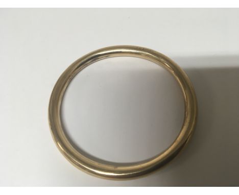 A 9carat gold bangle weight 14g