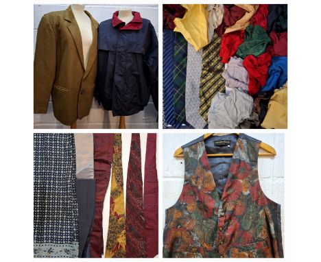 Mixed gents clothing to include a Kevinelle jacket approx 46" chest, a gents Nike navy waterproof jacket with red colour, siz