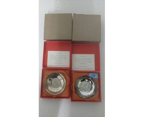 Two boxed Queen Elizabeth II silver jubilee sterling silver pin dishes designed by Peter Lumby for Cooper Brothers, limited e