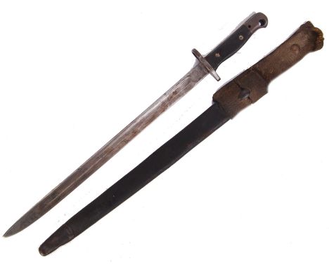 An original British First World War WWI 1907 pattern bayonet within its original scabbard. Measures approx 58cm long. 
