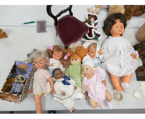 A large collection of Vintage Dolls &amp; Similar: 