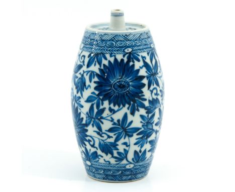 Floral decor, Kangxi Period, 15 cm. tall. 