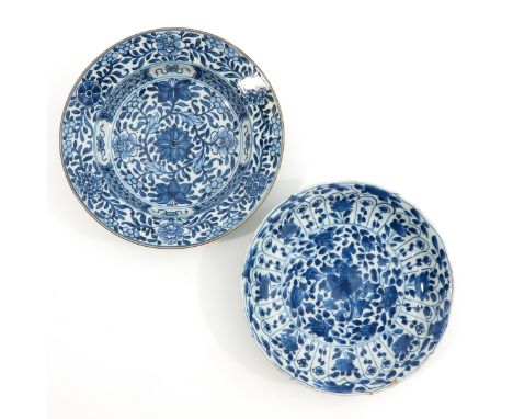 Floral decor, including Kangxi Mark and Period, largest plate is 22 cm. in diameter.