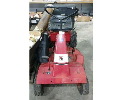 Wheelhorse A-85 5-speed ride-on lawnmower with Briggs and Stratton 319cc petrol engine