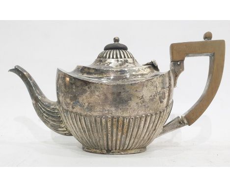 Edward VII silver teapot of semi reeded form (Henry Matthews, Birmingham 1906)