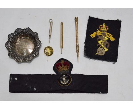 Victorian silver presentation bonbon dish inscribed '1895', gilt metal propelling pencil with amethyst inset top, another eng