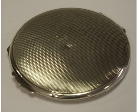An Elizabeth II silver compact, Birmingham 1975