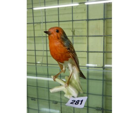 W. GOEBEL CERAMIC MODEL OF A ROBIN