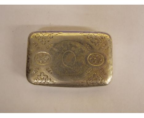 HM LONDON GEORGIAN SILVER SNUFF BOX WITH BRIGHT CUT AND FLORAL DECORATION, SILVER GILT TO INTERIOR