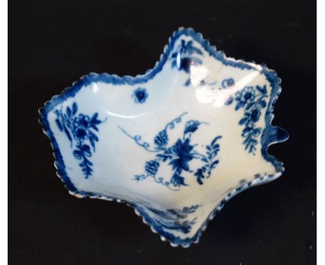 A Worcester Pickle Leaf Vine pattern small leaf tray, serrated blue feather edging, 9cm wide, single dot workman's mark, c.17