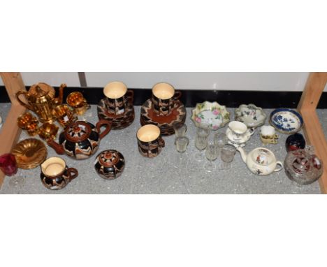 Ceramics and Glassware - an earthenware tea service for six, slipware decoration, comprising cups, saucers, side plates, teap