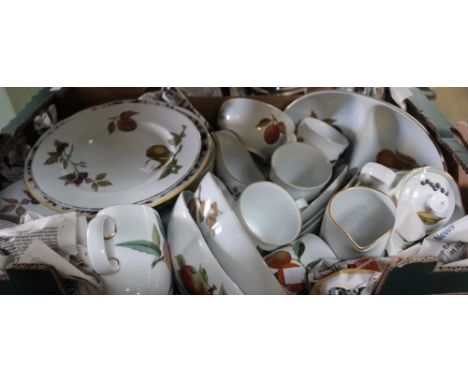 A large selection of&nbsp;Royal Worcester Evesham ware