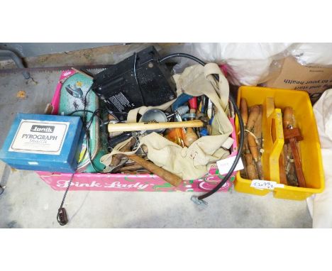 Halfords automatic tyre inflator, a Yanik pyrograph model B4 and various tools&nbsp;to include chisels, hammers, spanners, et