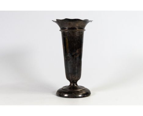 Hallmarked larger size silver vase with loaded base, gross weight 312g, height 18cm. 