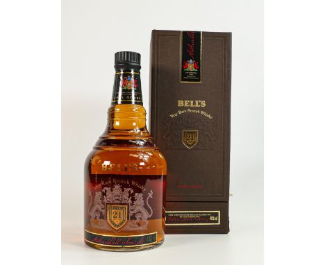Bells 21 YO Royal Reserve very rare Scotch Whisky 40% in presentation case 