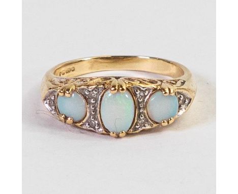 9ct hallmarked gold set opal &amp; diamond ring, size L, weight 3.05g 