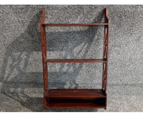 A Georgian style wall shelf unit 71cm high.