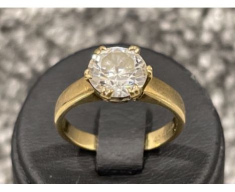 Ladies 9ct gold solitaire ring. Comprising of a Round CZ stone. 3.3G size M