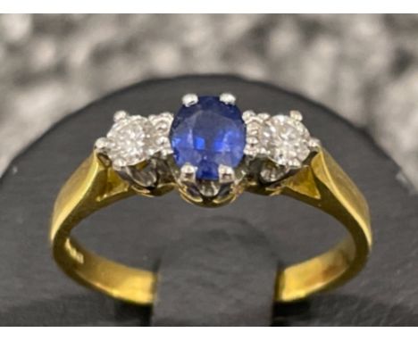 Ladies 18ct gold Sapphire and Diamond 3 stone ring. 2.9g size M