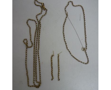 9ct gold muff chain cut down to form a long length necklace, bracelet and pair of earrings (26g) 