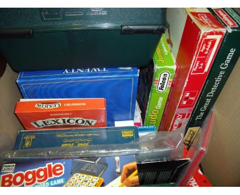 Box containing a large quantity of various vintage board and other games including Monopoly, Cluedo, Boggle etc 