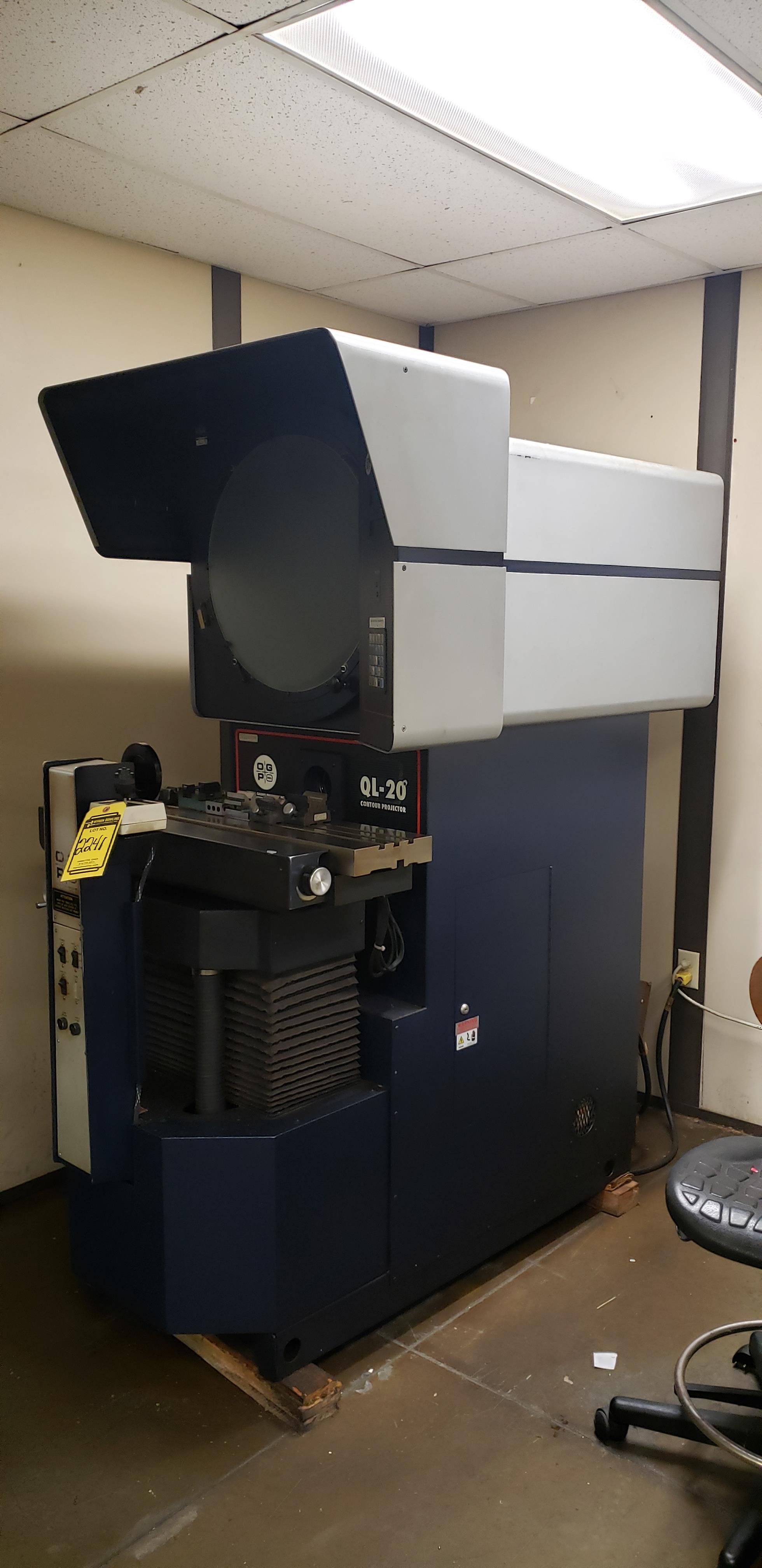 O.G.P. QL20 20'' OPTICAL COMPARATOR, S/N QL200578