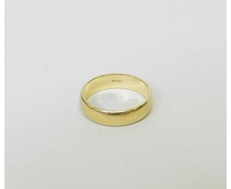 An 18ct yellow gold plain polished wedding band, ring size R, weight approx 5.8g
